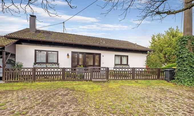 Spiesen-Elversberg Apartment | Vacation apartment 'Elversberg' living in the countryside with a cozy terrace - WLAN available