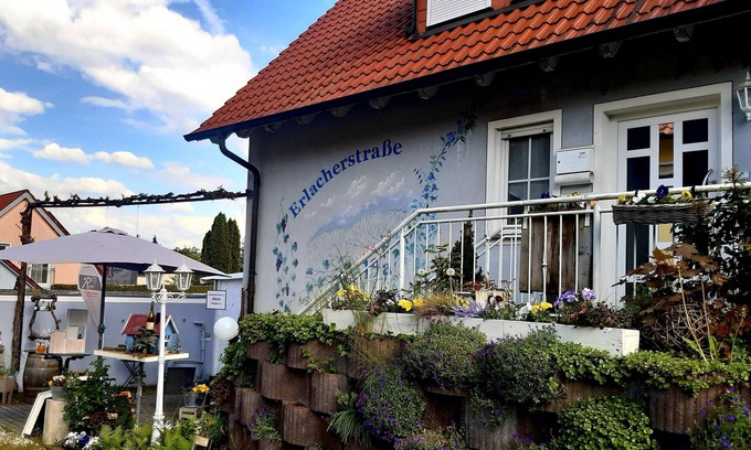 Sulzbach a.Main Apartment | Vacation apartment/apartment for 10 guests with 100m² in Sulzfeld am Main (267212)