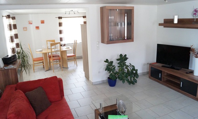 Niederalteich Apartment | Vacation apartment 1, Denk family, 120m² central location, directly on the blue Danube