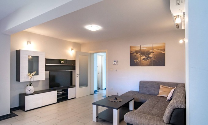 Rab Town Apartment | Vacation apartment A