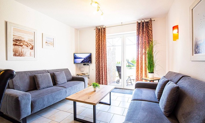 Werdum Apartment | Vacation apartment/apartment for 6 guests with 78m² in Werdum (273104)