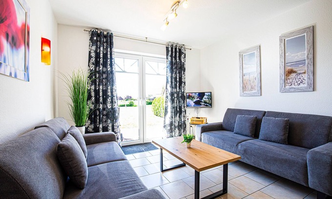 Werdum Apartment | Vacation apartment/apartment for 6 guests with 79m² in Werdum (273105)