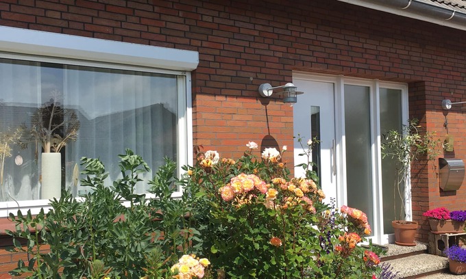 Norddeich Apartment | Vacation apartment de Vries, directly at the wave park