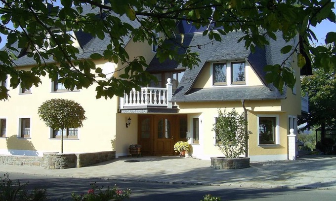 Olmscheid Apartment | Vacation apartment Haus Maria Olmscheid - 6-bed vacation apartment shower/WC, 2
