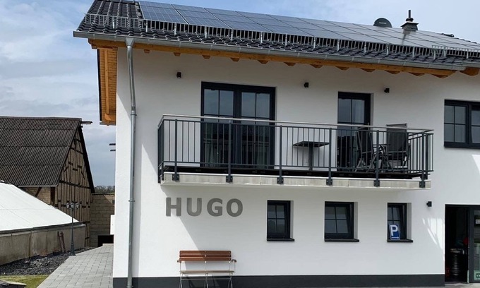 Lierschied Apartment | Vacation apartment "Im Blauen Ländchen" with Garden, Balcony, Barbecue and Wi-Fi