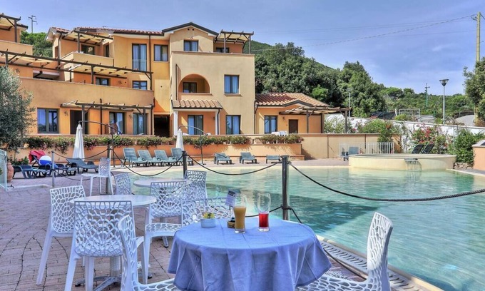 Cavo Apartment | Vacation Apartment "La Pergola al Cavo" with Sea View, Pool & Terrace