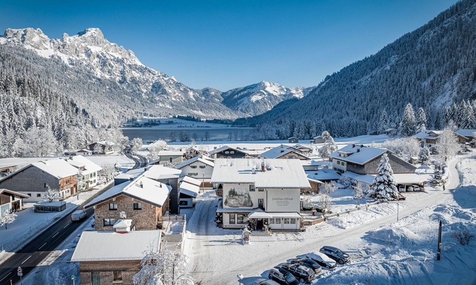 Haldensee Apartment | Vacation apartment no. 2 - Guesthouse Elfriede