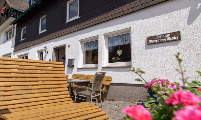 Lennestadt Apartment | Vacation apartment Schwalbennest
