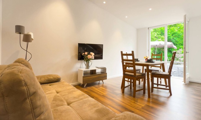 City Centre Regensburg Apartment | Vacation apartment with balcony