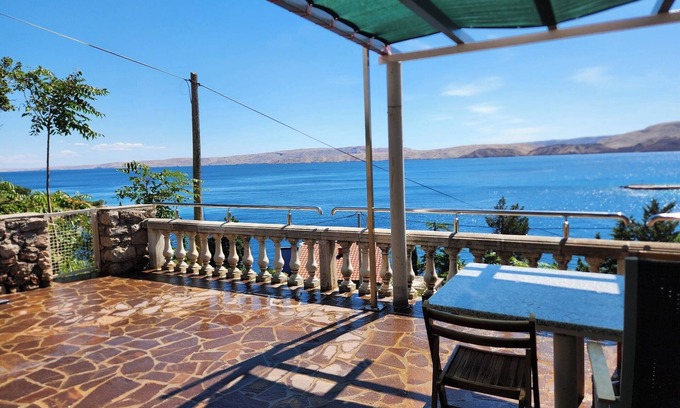 Karlobag Apartment | Vacation apartments in Karlobag Croatia for families, friends, groups of up to 9 guests