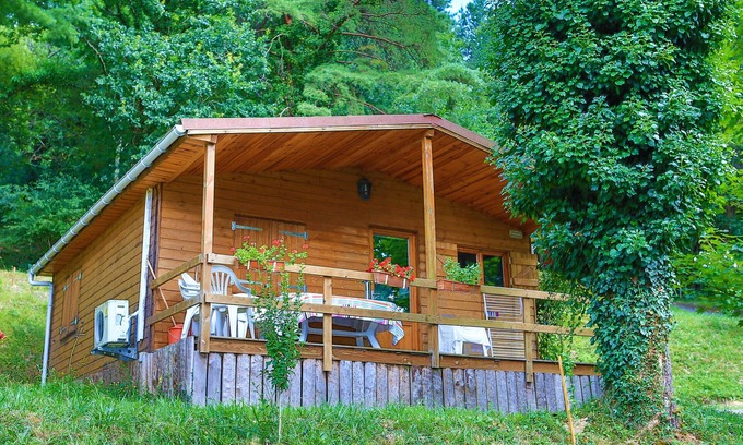 La Bastide-Clairence Ski Chalet | VACATION COTTAGES IN THE BASQUE COUNTRY A HAVEN OF PEACE IN THE COUNTRYSIDE, SWIMMING POOL