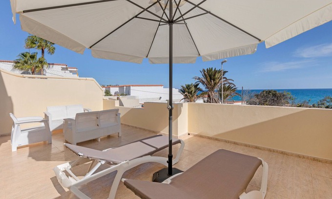 Bahia Calma Apartment | Vacation 'Casa Del Mar' with Sea View, Private Terrace and Wi-Fi