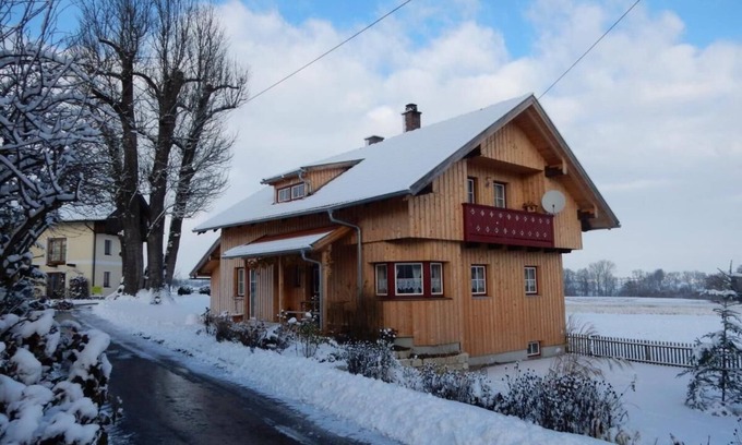 Tittmoning Apartment | Vacation cottage Wankner