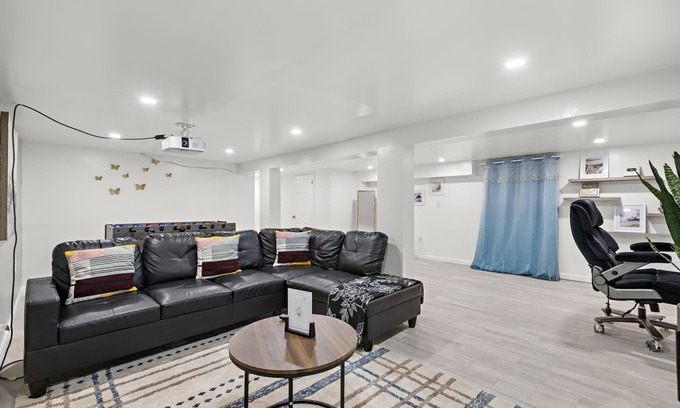 Jersey City Apartment | Vacation Duplex Home Near NYC and Airport– with Movie Theater and Gym