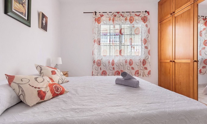 Candelaria House | Vacation Home Casita Auxilia Near the Beach with Mountain View, A/C & Wi-Fi