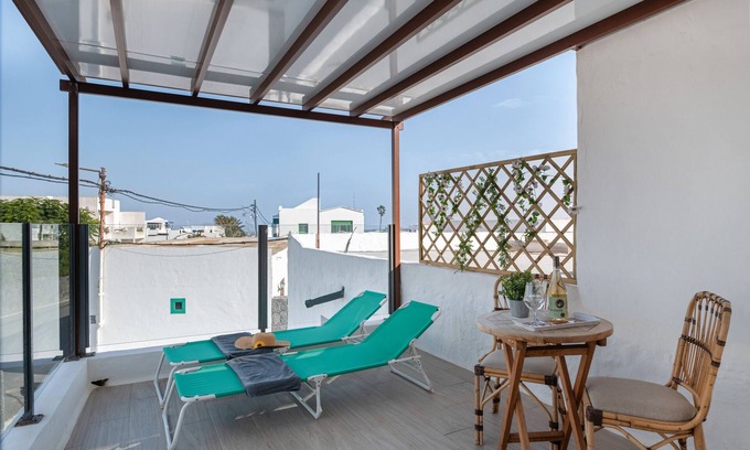 Mozaga Apartment | Vacation 'Finca El Moral In Mozaga' with Mountain View, Private Terrace and Wi-Fi