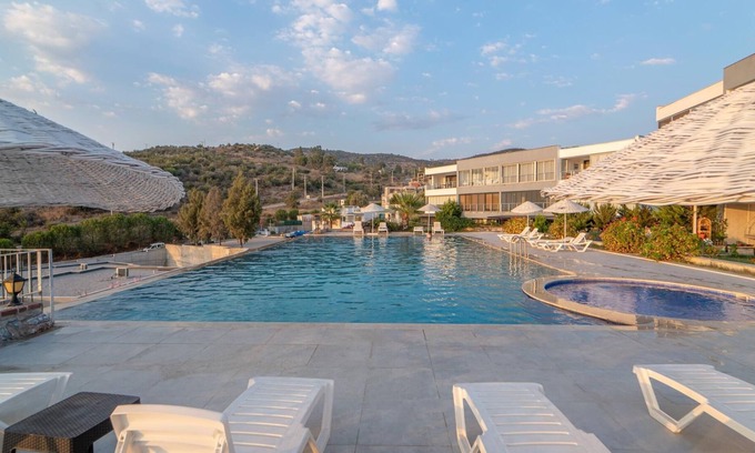 Milas Apartment | Vacation Flat w Pool, Garden in Bodrum