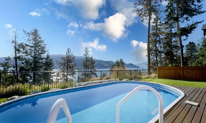 Central Okanagan House | Vacation for Families with Stunning View & Pool