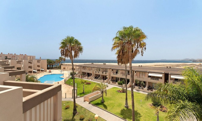 Granadilla de Abona House | Vacation Home 'Duplex Tejita Beach' with Shared Pool, Balcony and Wi-Fi