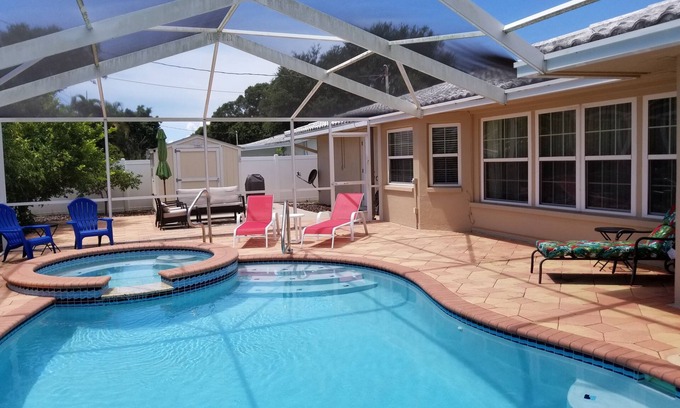 Seminole House | Vacation Home 2 Miles From The Beach with Pool and Spillover Spa! GREAT PRICE!