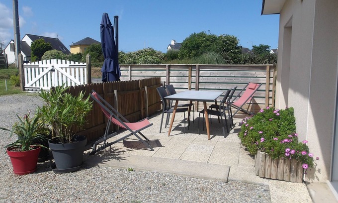Plouguerneau House | Vacation home 300m from Grève Blanche beach