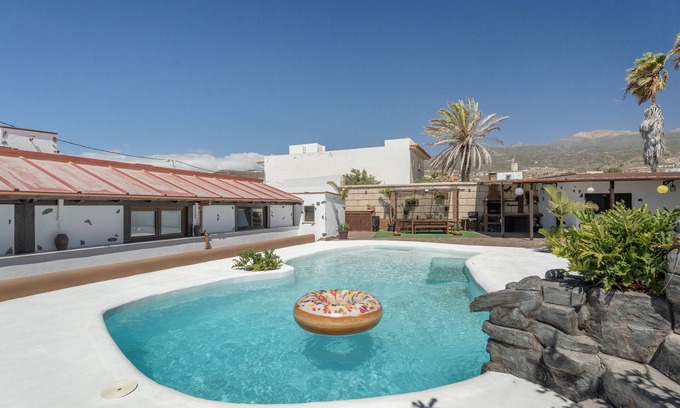 Granadilla de Abona House | Vacation Home 'Abuelo Manuel' with Sea View, Wi-Fi and Air Conditioning