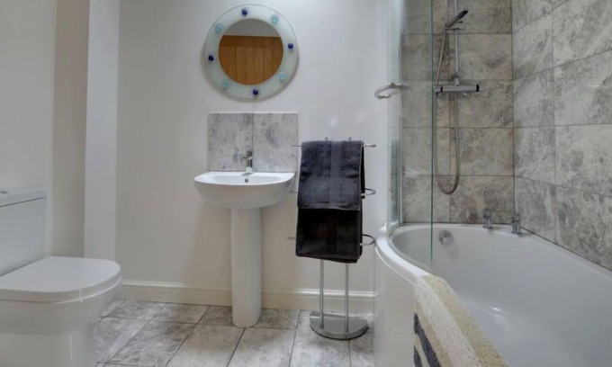 Heathfield House | Vacation home Broomhurst Grove in East Sussex - 5 persons, 3 bedrooms