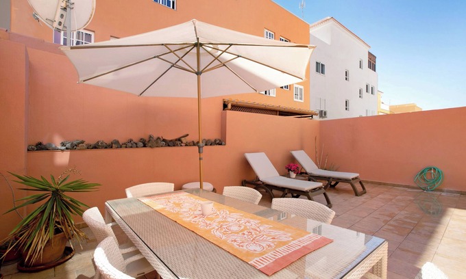 Playa San Juan Apartment | Vacation Home "Casa Familia" close to the Sea with Terrace & Wi-Fi