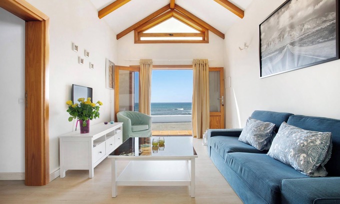 Punta Mujeres House | Vacation Home "Casita Martina" with Sea View, Wi-Fi, A/C & Private Terrace