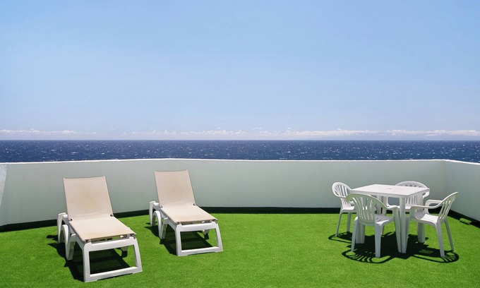 Candelaria House | Vacation Home 'Casa Fefa' with Sea View and Private Terrace