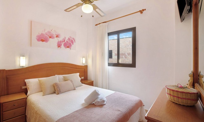 Las Eras House | Vacation Home 'Casa Nanda' with Sea View, Private Terrace & Wi-Fi