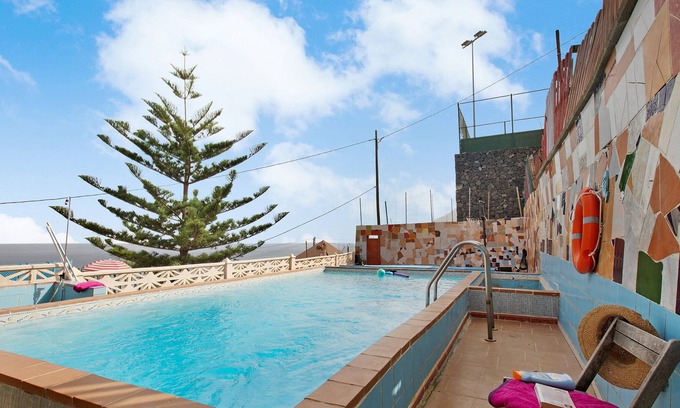 Santa Cruz de Tenerife House | Vacation Home "Casa Rural El Arbol" with Sea View, Pool, Terraces, Wi-Fi and Satellite TV