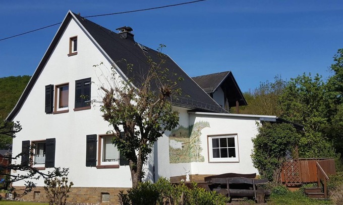 Montabaur House | Vacation home Ehrhardt "am Birkenweg" - 5-bed house