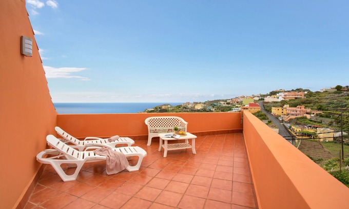 Santa Barbara House | Vacation Home 'Tajinaste' with Sea View, Private Terrace and Wi-Fi