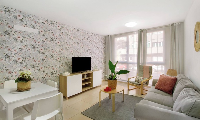 Playa de Arinaga House | Vacation Home 'Sunrise Arinaga' with Wi-Fi