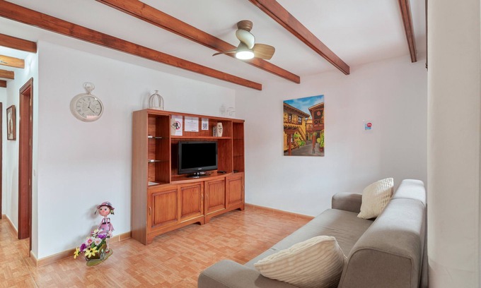 Ingenio House | Vacation Home 'Florymar' with Terrace and Wi-Fi