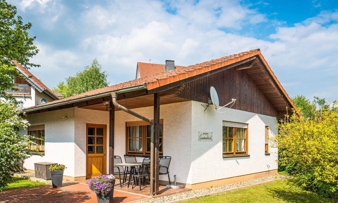 Nieder-Werbe House | Vacation home garden view