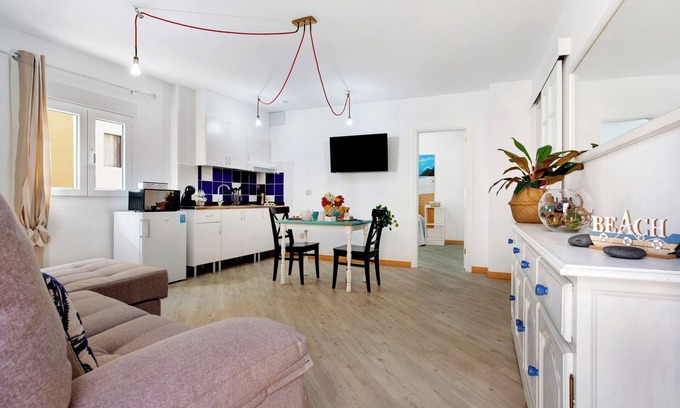 Gran Tarajal Apartment | Vacation Home 'Holidays Maxorata Relax' close to the Beach with Wi-Fi