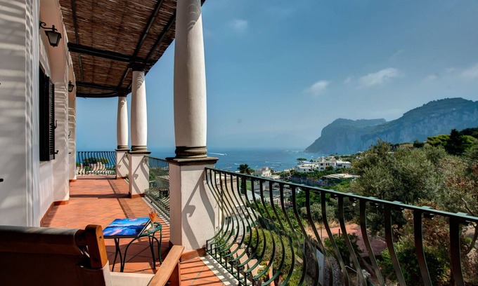 Anacapri House | Vacation Home in Capri with 2 bedrooms sleeps 4