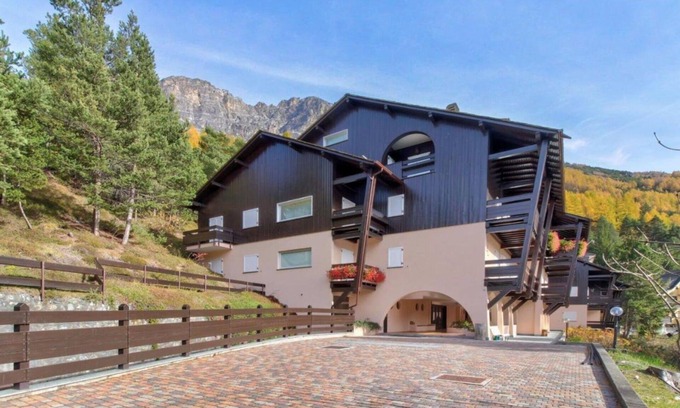 Valdidentro House | Vacation Home in Premadio with 2 bedrooms sleeps 5