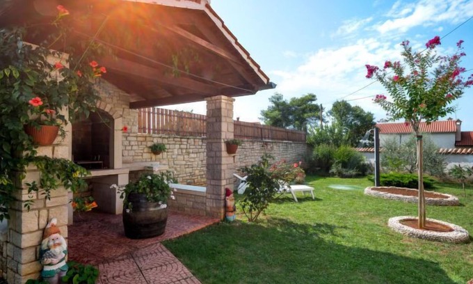 Burici House | Vacation home Jadranka in Rovinj/Kanfanar - 4 persons, 2 bedrooms