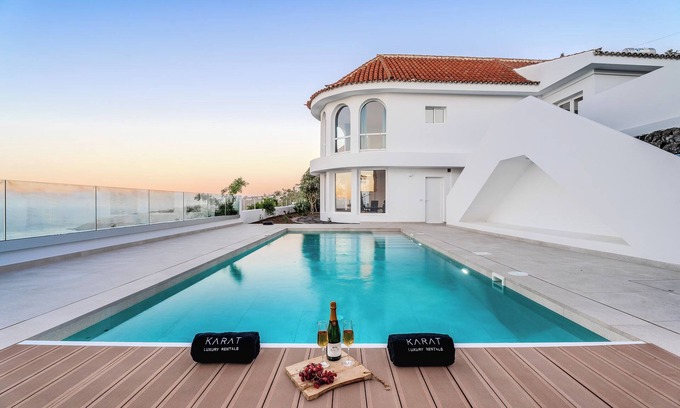 Sauzal House | Vacation Home 'Karat Sound Of The Sea' with Sea View, Wi-Fi and Air Conditioning