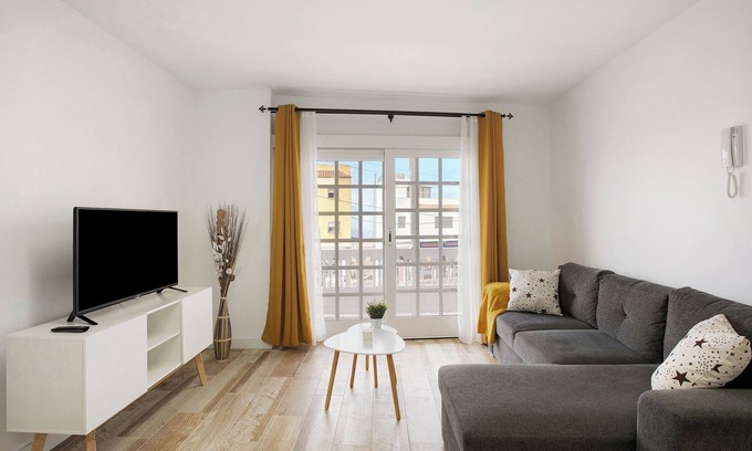 Tacoronte House | Vacation Home "La Carpinteria" with Private Terrace, Balcony & Wi-Fi