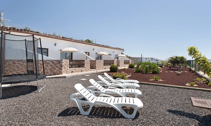 San Miguel de Abona House | Vacation Home 'La Sabina De Manuel' with Sea View, Private Terrace and Wi-Fi