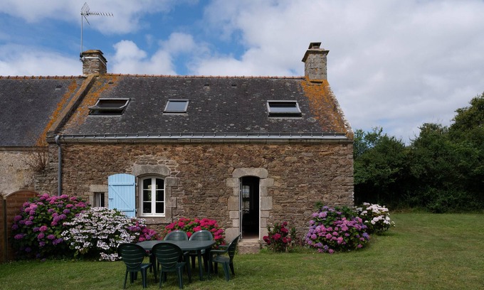 Surzur House | Vacation Home "Le Cosquer Sur Zur" with Private Terrace & Private Garden