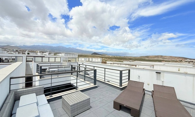 El Medano House | Vacation Home 'Medano' with Sea View, Private Terrace and Wi-Fi