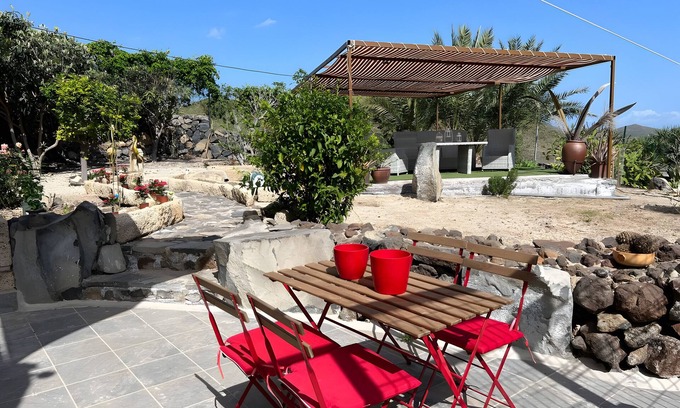 El Madronal House | Vacation Home 'Mi Casita De Chimaca' with Mountain View, Wi-Fi and Air Conditioning