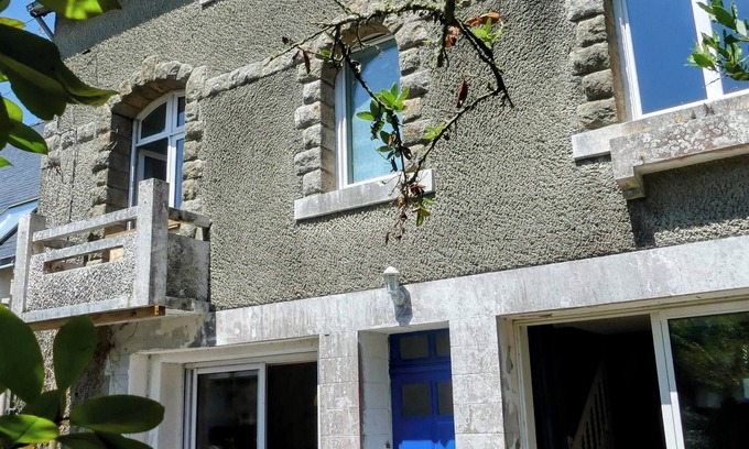 Asserac House | Vacation home near sea and marsh