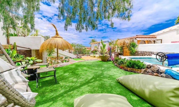 Chayofa House | Vacation Home 'Oceania' with Sea View, Wi-Fi and Air Conditioning