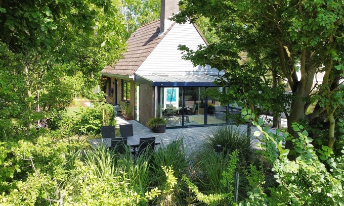 Scharendijke House | Vacation home on 1000 sqm fenced property, sauna, 700m to the beach